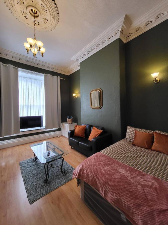 Large Digbeth Double Room Shared Bathroom 伯明翰 外观 照片