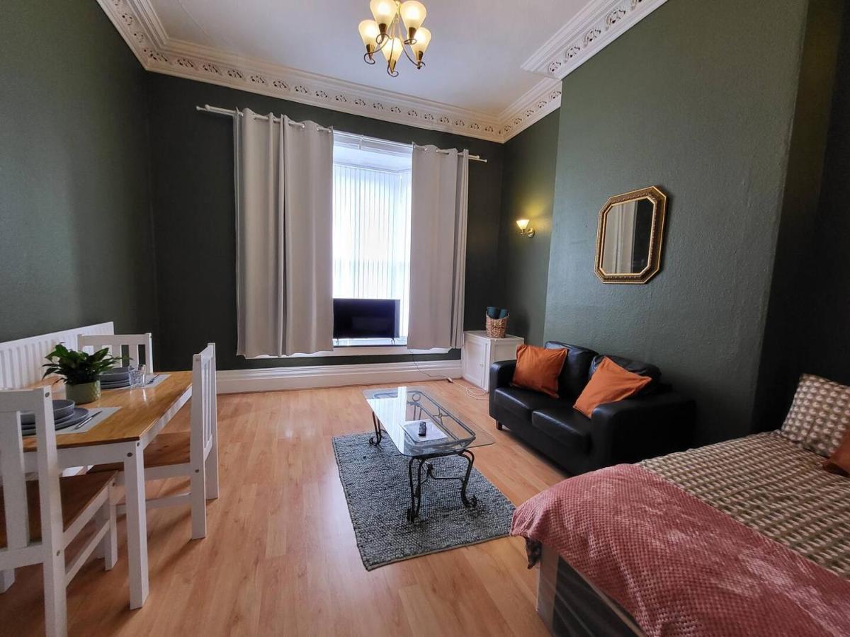 Large Digbeth Double Room Shared Bathroom 伯明翰 外观 照片