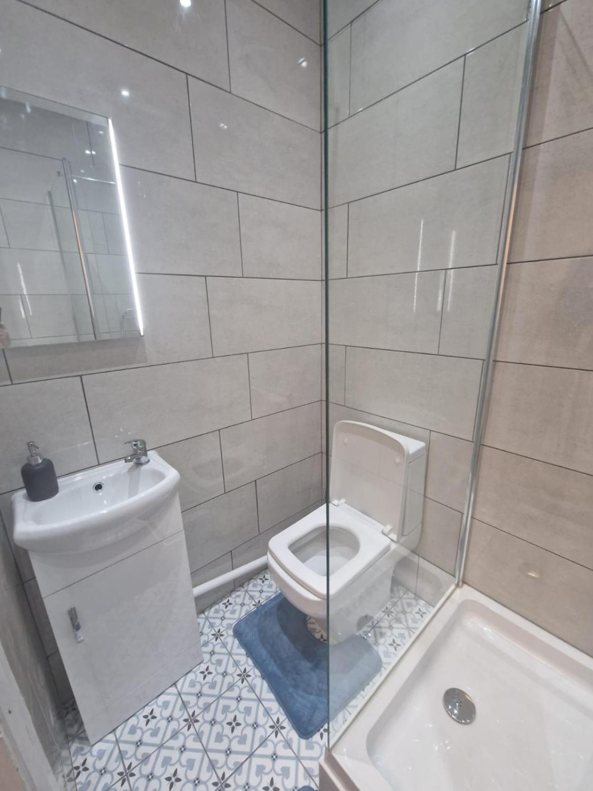 Large Digbeth Double Room Shared Bathroom 伯明翰 外观 照片